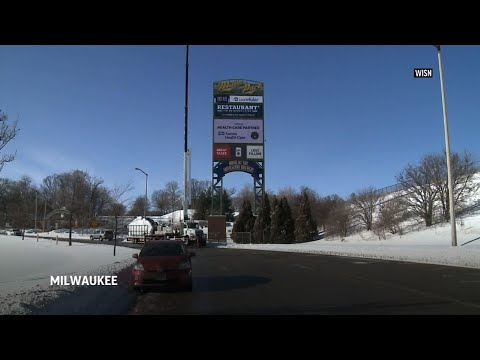 Milwaukee rids beer from Brewers' stadium name